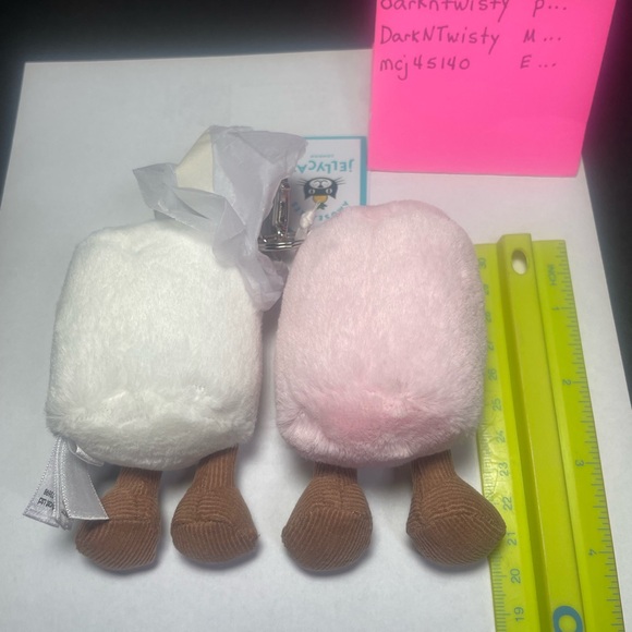 BNWT JELLYCAT I AM AMUSEABLE PAIR OF MARSHMALLOWS BAG CHARM KEYCHAIN - Picture 3 of 13
